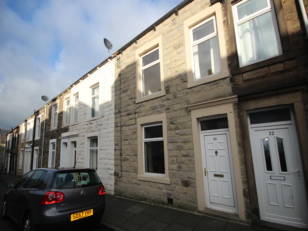 3 bedroom terraced house To Let in Barnoldswick - Main Image